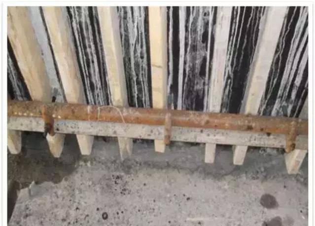 混凝土这样施工，，，没有蜂窝麻面、不烂根，，，还能间接缩短工期！