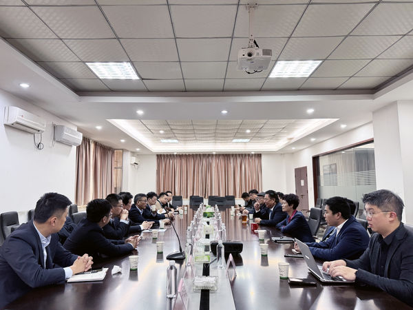 银保企携手偕行 多方相助同谋新篇集团与万国黄金集团签署项目相助备忘录